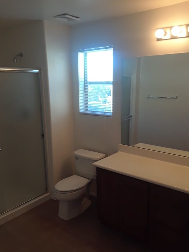 Building Photo - 3 Bedroom - 2.5 Bath - 1605 Sq Ft - Rancho Sahuarita Community - Sahuarita