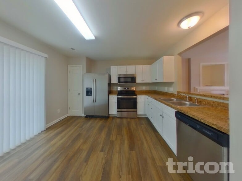 Building Photo - 9835 Veronica Dr