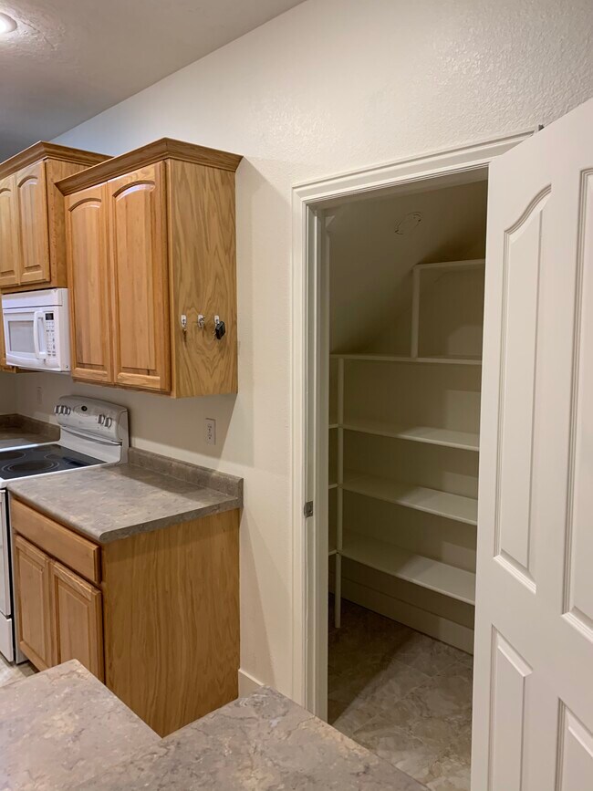 Building Photo - 2260 Cumorah Way