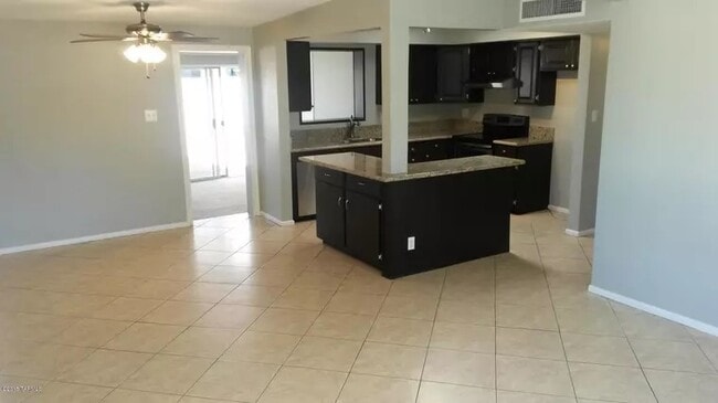 Building Photo - 901 S Eli Dr