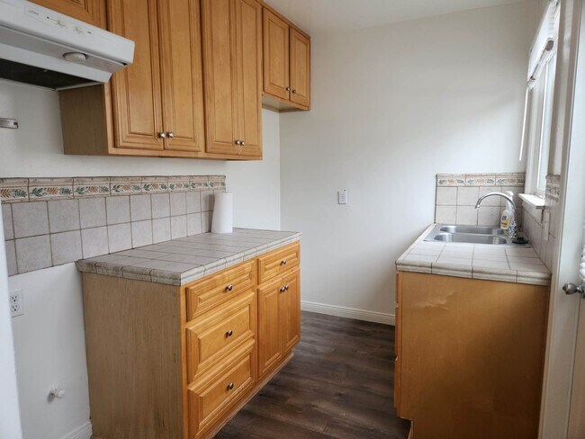 Building Photo - 330 Avenida Cabrillo