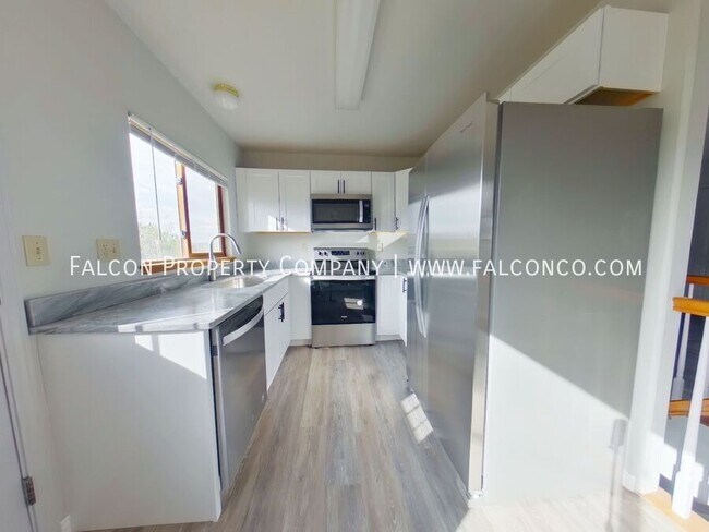 Building Photo - 5982 Corinth Dr