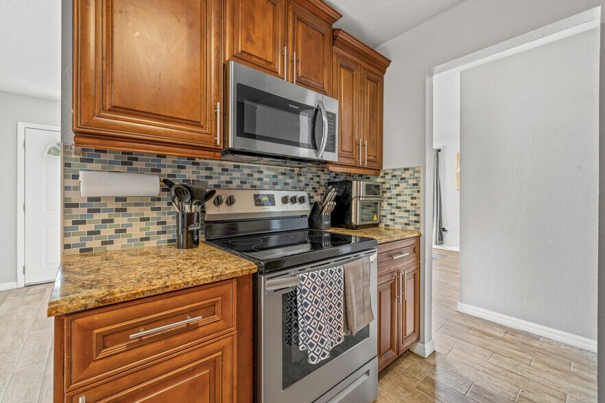 Building Photo - 5805 N 43rd St