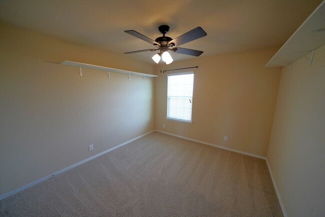 Building Photo - Gorgeous Selma Living with a Inground Pool! Realtor Commission: $625