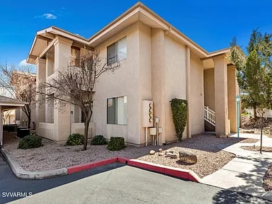 Parking lot angle - 985 E Mingus Ave