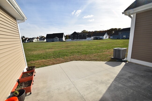 Building Photo - 501 Old Village Cir