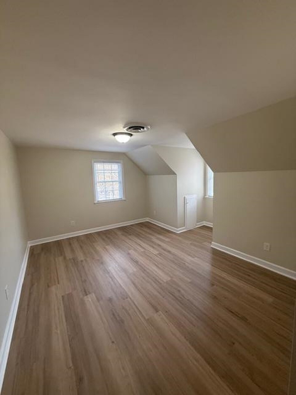 Building Photo - 4079 Village Dr