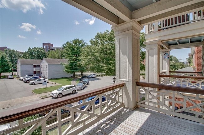 Building Photo - Ghent