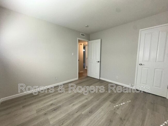 Building Photo - 3592 Payne Ave