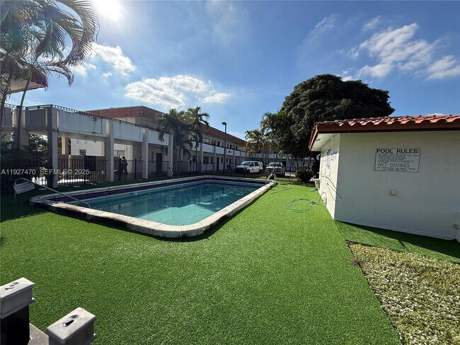 Building Photo - 400 NW 65th Ave