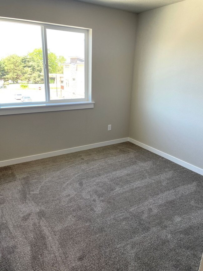 Building Photo - Beautiful 4-Bedroom Home in West Boise