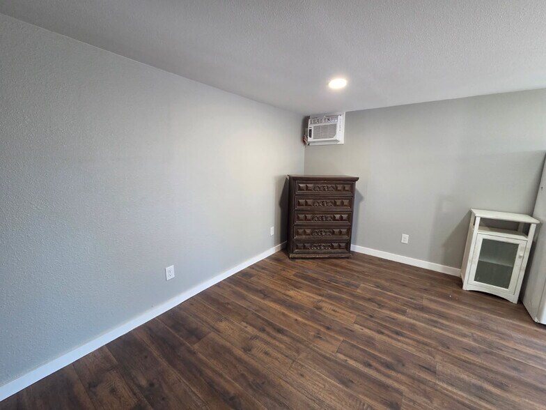 Building Photo - 1120 Rigsby Ave