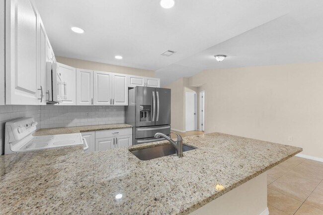 Building Photo - South Venice Annual Pool Home for Rent