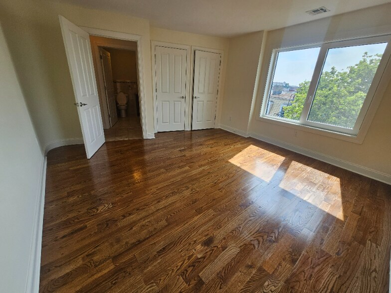 Building Photo - 115 Bruen St