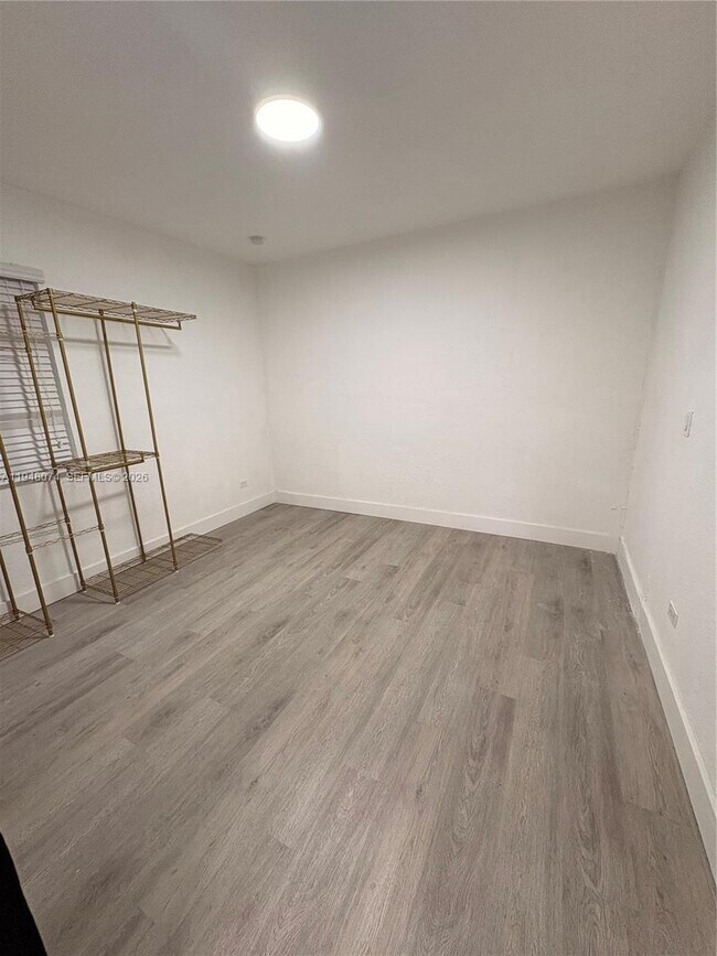 Building Photo - 675 NE 159th St