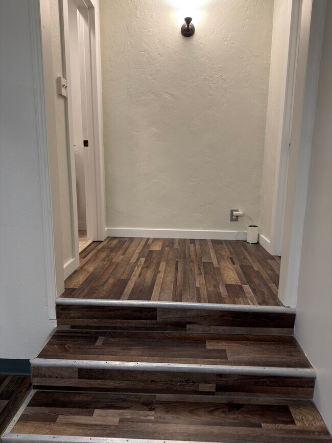 Building Photo - 2011 Oregon Ave