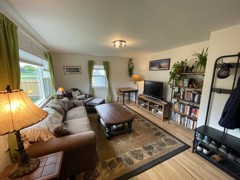 Building Photo - 1240 Cannon St