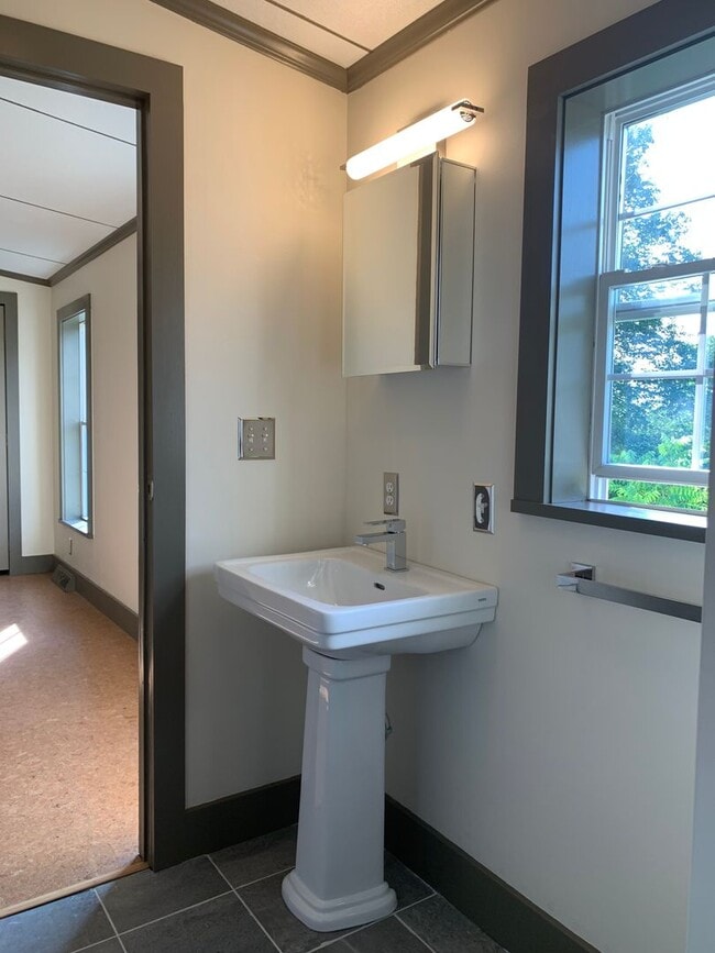 Building Photo - Beautiful Renovated House on Private Count...