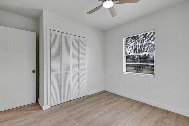 Building Photo - Beautifully Refreshed 3-Bedroom Home – Modern Kitchen & Spacious Interior