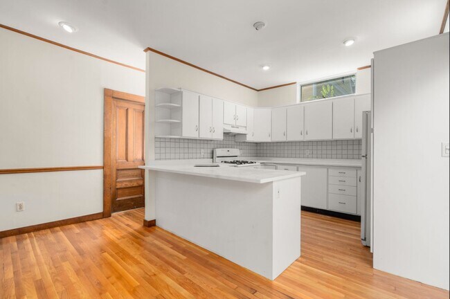 Building Photo - 48 Auburn St