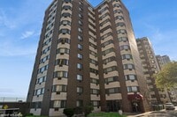 Building Photo - 7337 S South Shore Dr