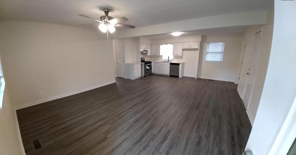 Building Photo - 601 Eastwood Dr