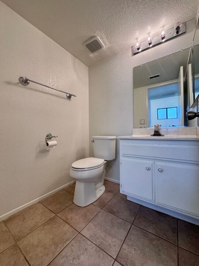 Building Photo - Spacious 3 Bedroom Menifee Home with Bonus...