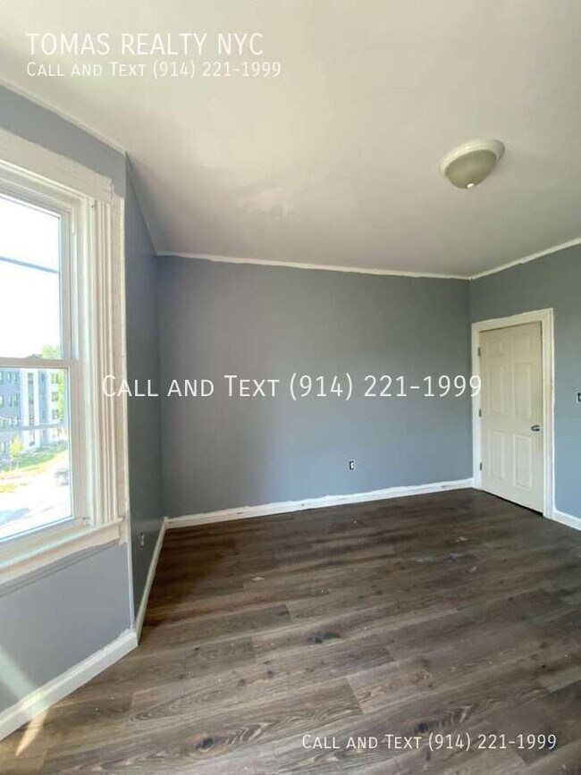 Building Photo - 16 Mulberry St