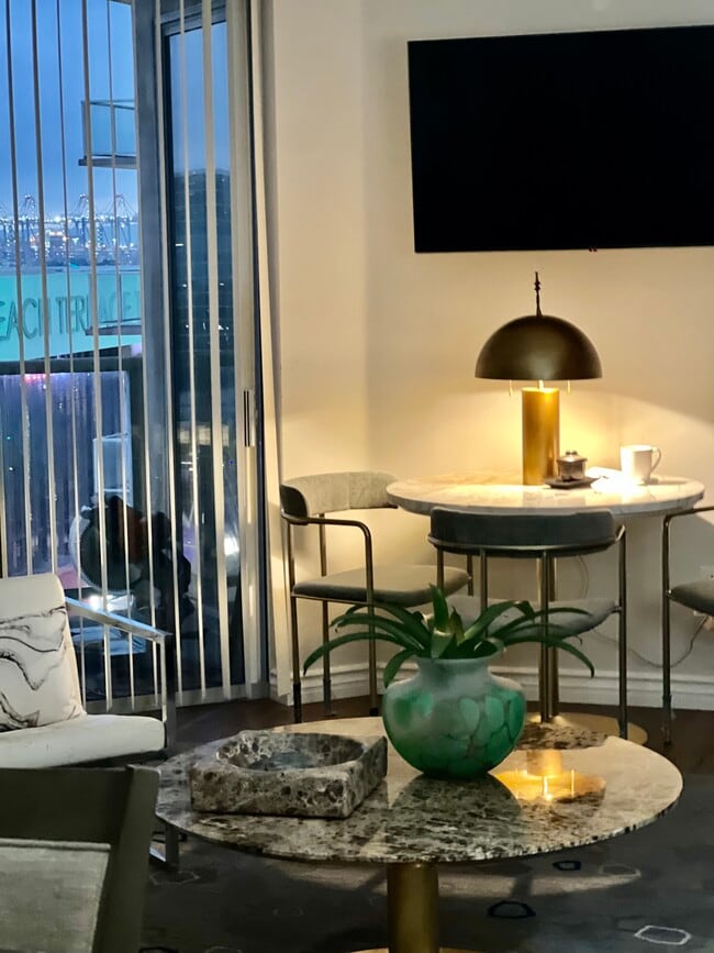 Eating in Table - 388 E Ocean Blvd