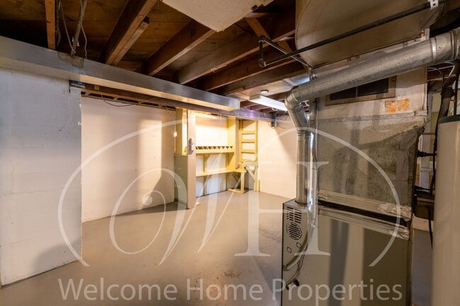 Building Photo - 1432 Bonsella St