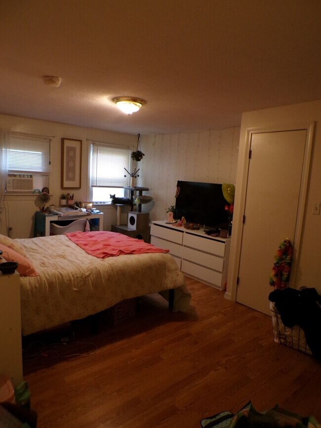 Building Photo - 6 Cassidy Ln