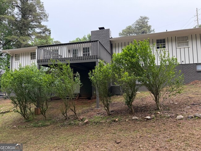 Building Photo - 3336 Camelot Dr NE
