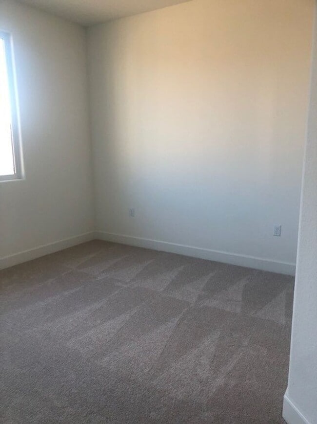 Building Photo - Single Story Stockton Home - Located in Westlake Village