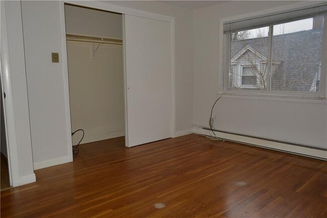 Building Photo - 145 Magnolia St