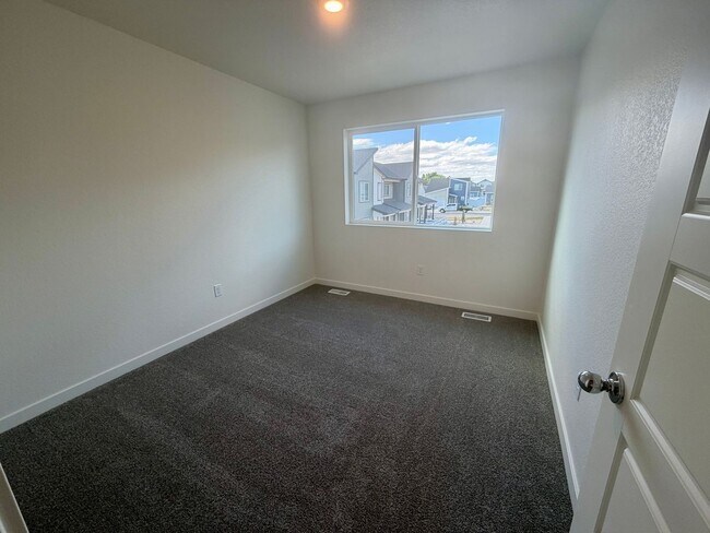 Building Photo - 3852 Pinnacles Ct