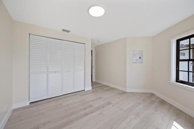 Building Photo - 816 Chukker Rd