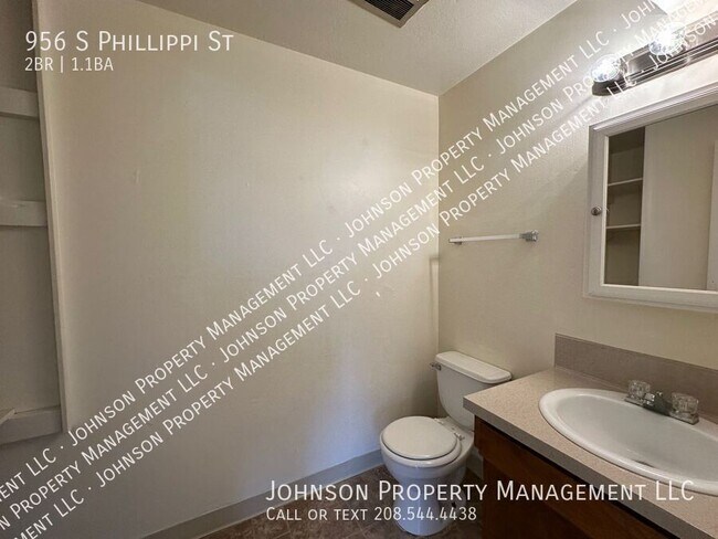 Building Photo - 956 S Phillippi St