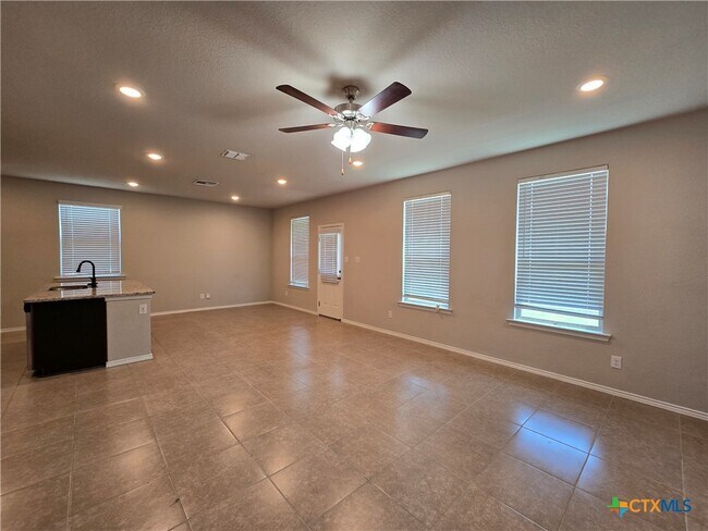 Building Photo - 2565 Hiddenbrooke Trace