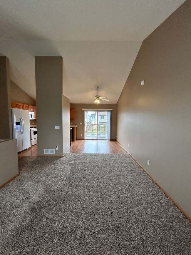 Building Photo - Spacious Millard Living with a Backyard You’ll Love