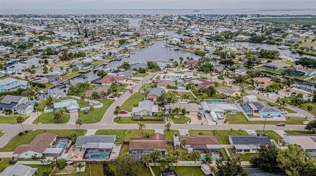 Building Photo - 6321 Spanish Main Dr