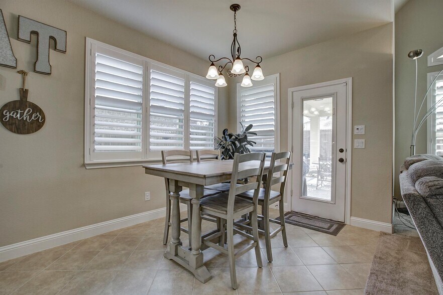 Building Photo - 2046 Sundown Dr