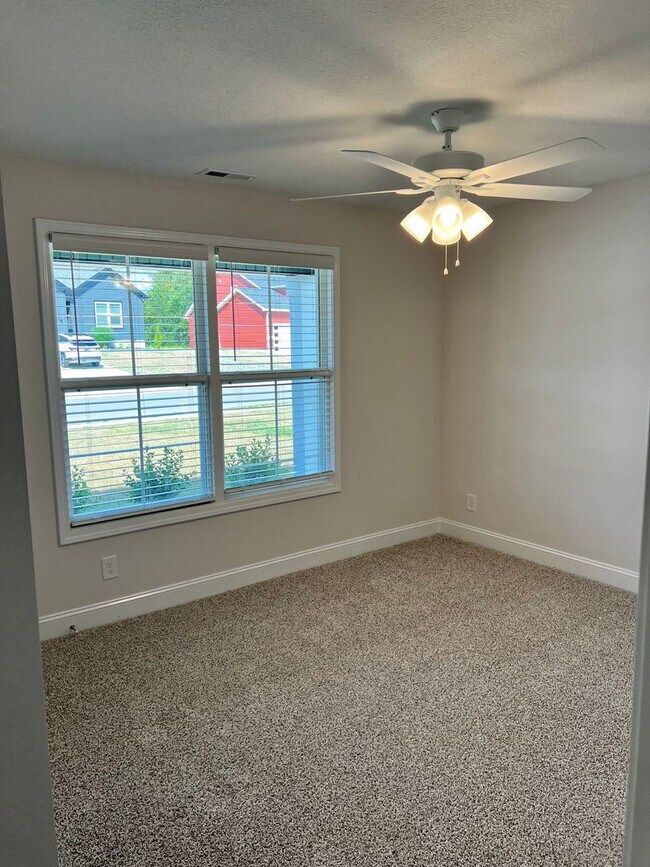 Building Photo - Brand New Three Bedroom in Cherry Acres