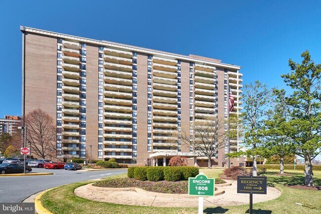 Building Photo - 1800 Old Meadow Rd