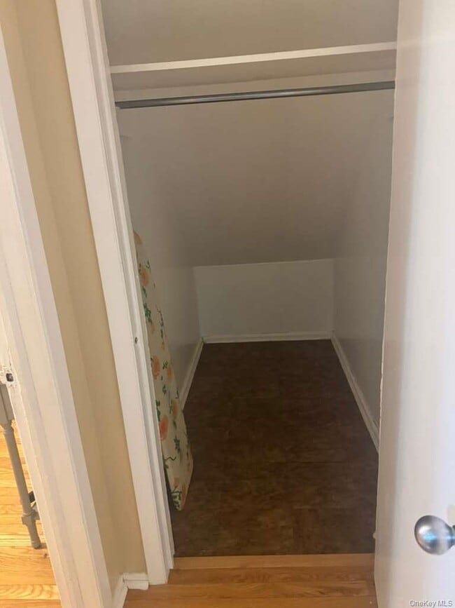 Building Photo - 108 Roberta St