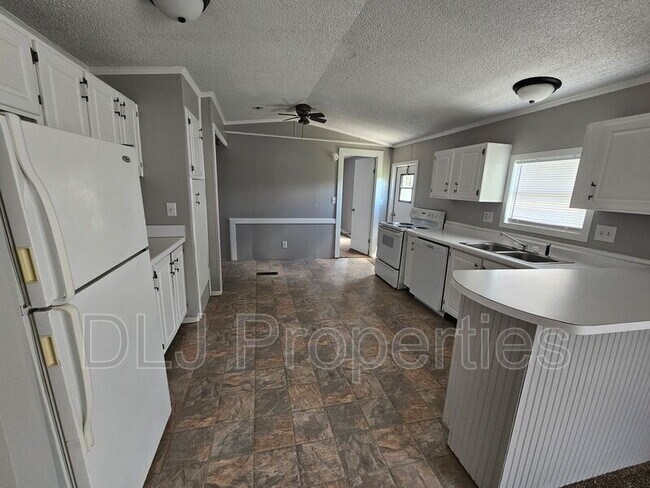 Building Photo - 934 Eslinger Ct
