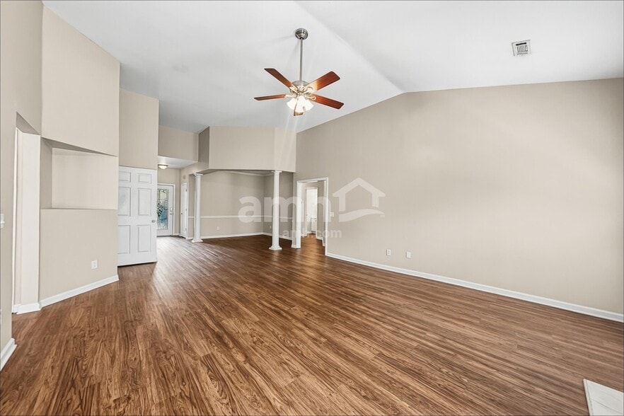 Building Photo - 1523 Cardinal Ln