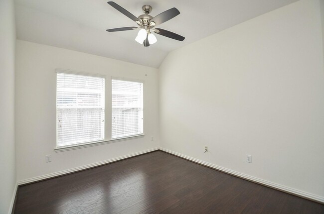 Building Photo - 7038 Cornflower Ln