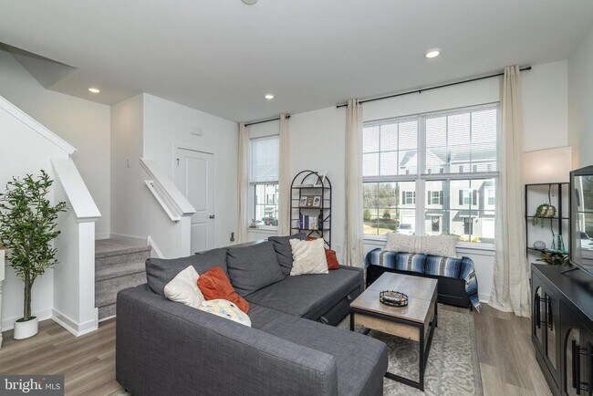 Building Photo - 41 Barnes Wy