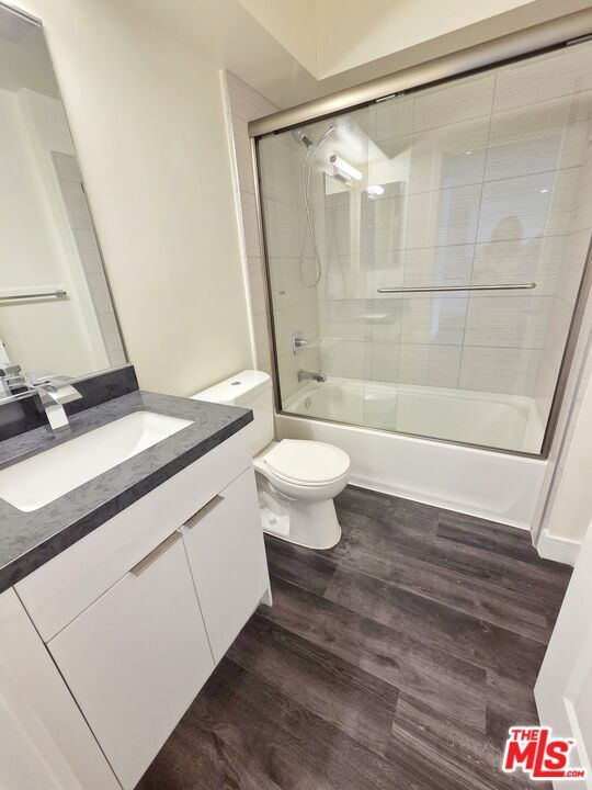 Building Photo - 2651 S Hobart Blvd