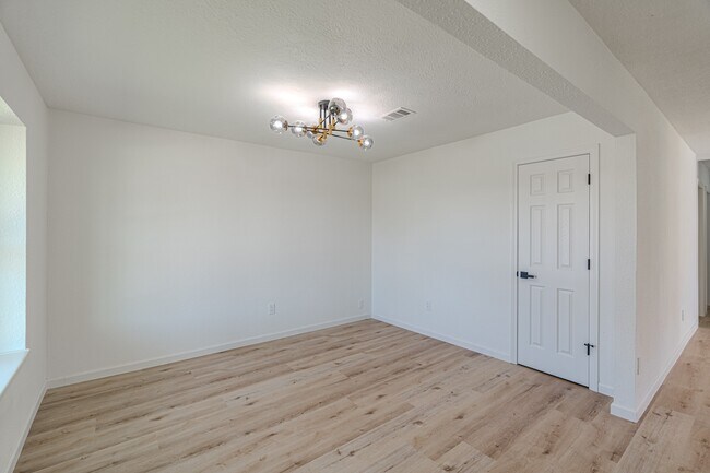 Building Photo - 3538 Cork Dr